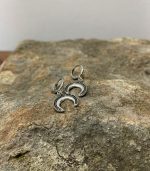 Motif earrings