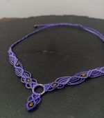 Χειροποίητο macrame κόσμημα, κολιέ από μωβ κηροκλωστή και χρυσές χάντρες