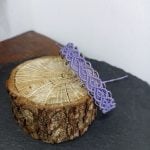 Χειροποίητο macrame βραχιόλι σε χρώμα μωβ, με κερωμένη κλωστή