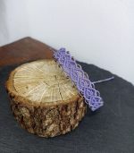 Χειροποίητο macrame βραχιόλι σε χρώμα μωβ, με κερωμένη κλωστή