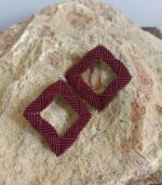 Χειροποίητα macrame τετράγωνα σκουλαρίκια σε κόκκινο χρώμα