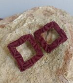 Χειροποίητα macrame τετράγωνα σκουλαρίκια σε κόκκινο χρώμα