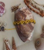 macrame βραχιόλι για το πόδι με κίτρινη κλωστή