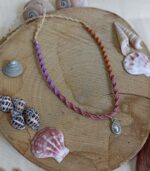 Χειροποίητο macrame κολιέ με μωβ και πορτοκαλί κλωστή