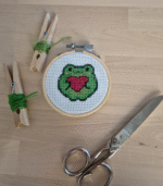 Frog embroidery - Image 3