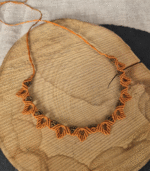 Leaf macrame orange necklace - Image 3